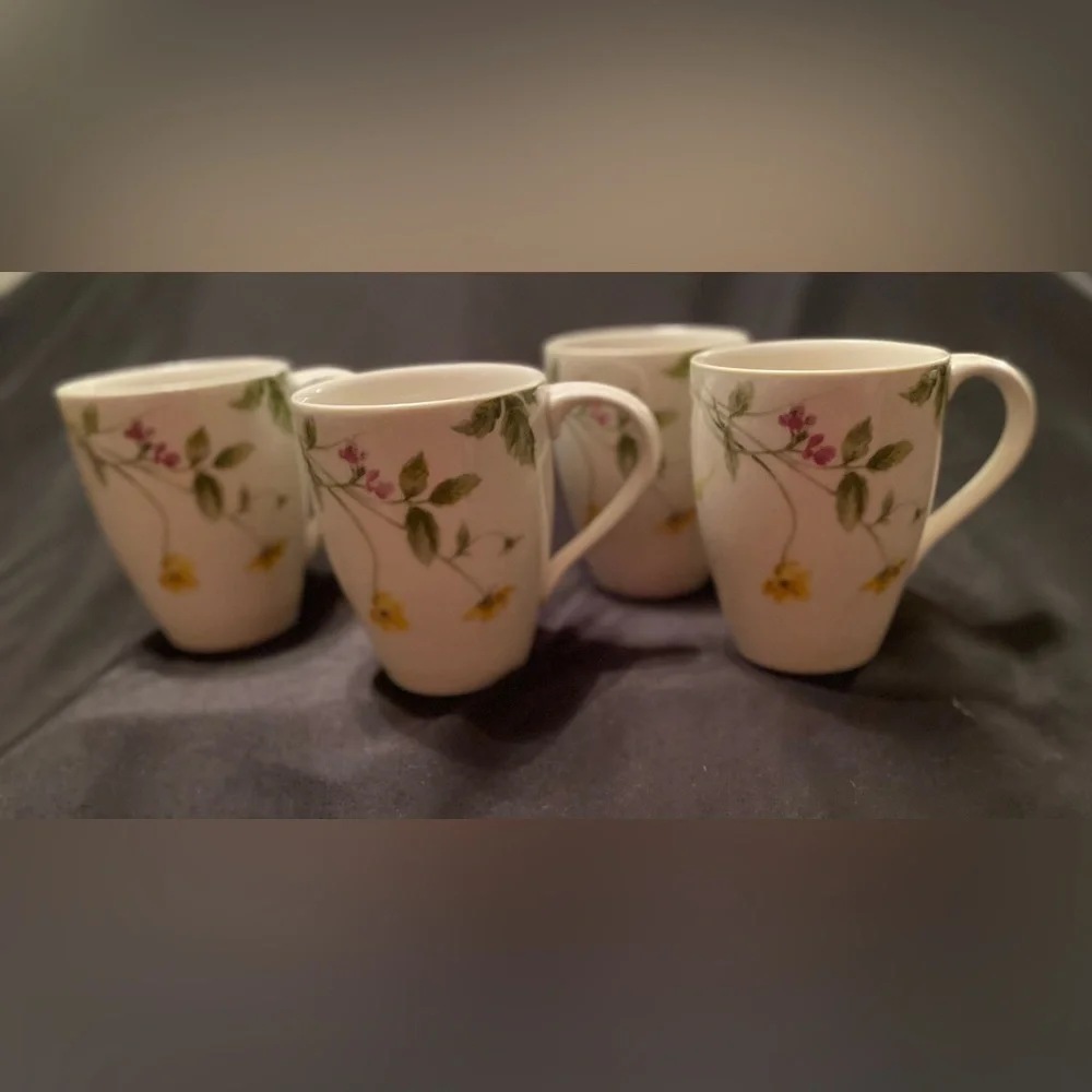 Target Floral Mugs Beautiful Set of 4 EUC